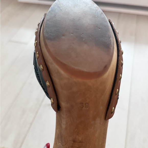 Vintage miu miu patent leather heels. Wooden base. Bow detail. Size 39. Clogs - Picture 4 of 5